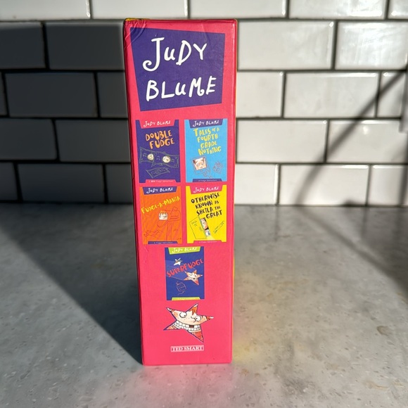 Judy Blume box set of 5 kids books // like new - Picture 3 of 7
